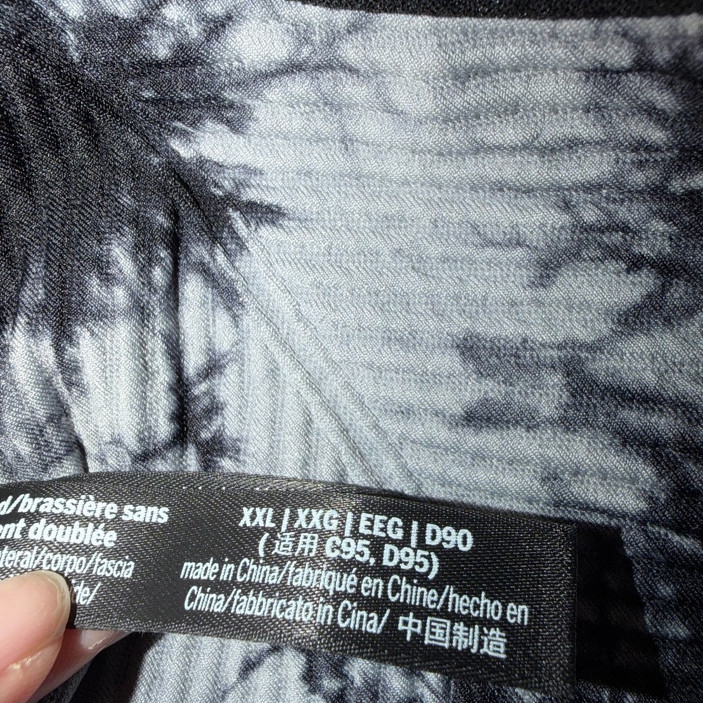 Victoria's Secret Black and Gray Tie-Dye Sports Bra - Picture 2 of 2